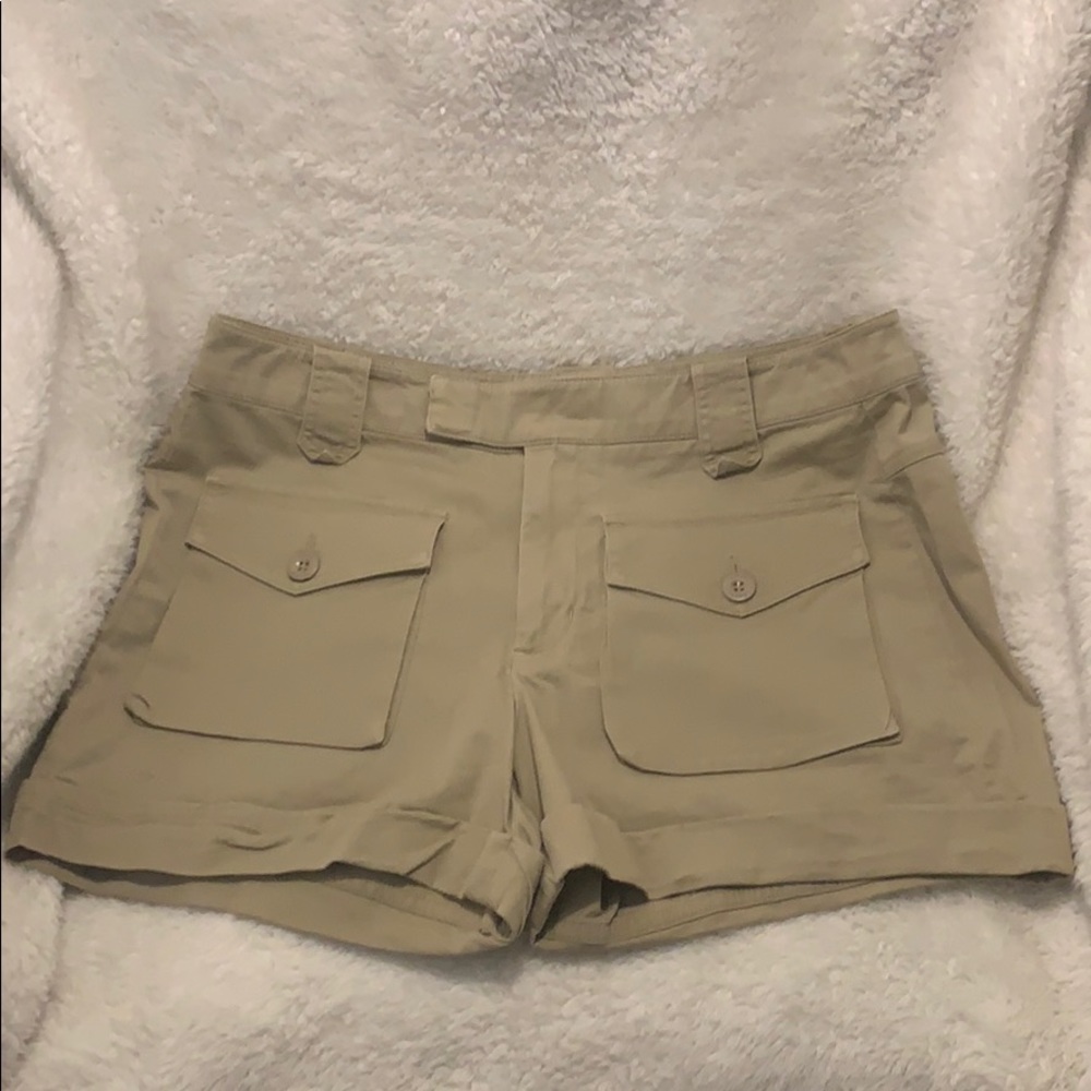 Vince Khaki Shorts with Pockets